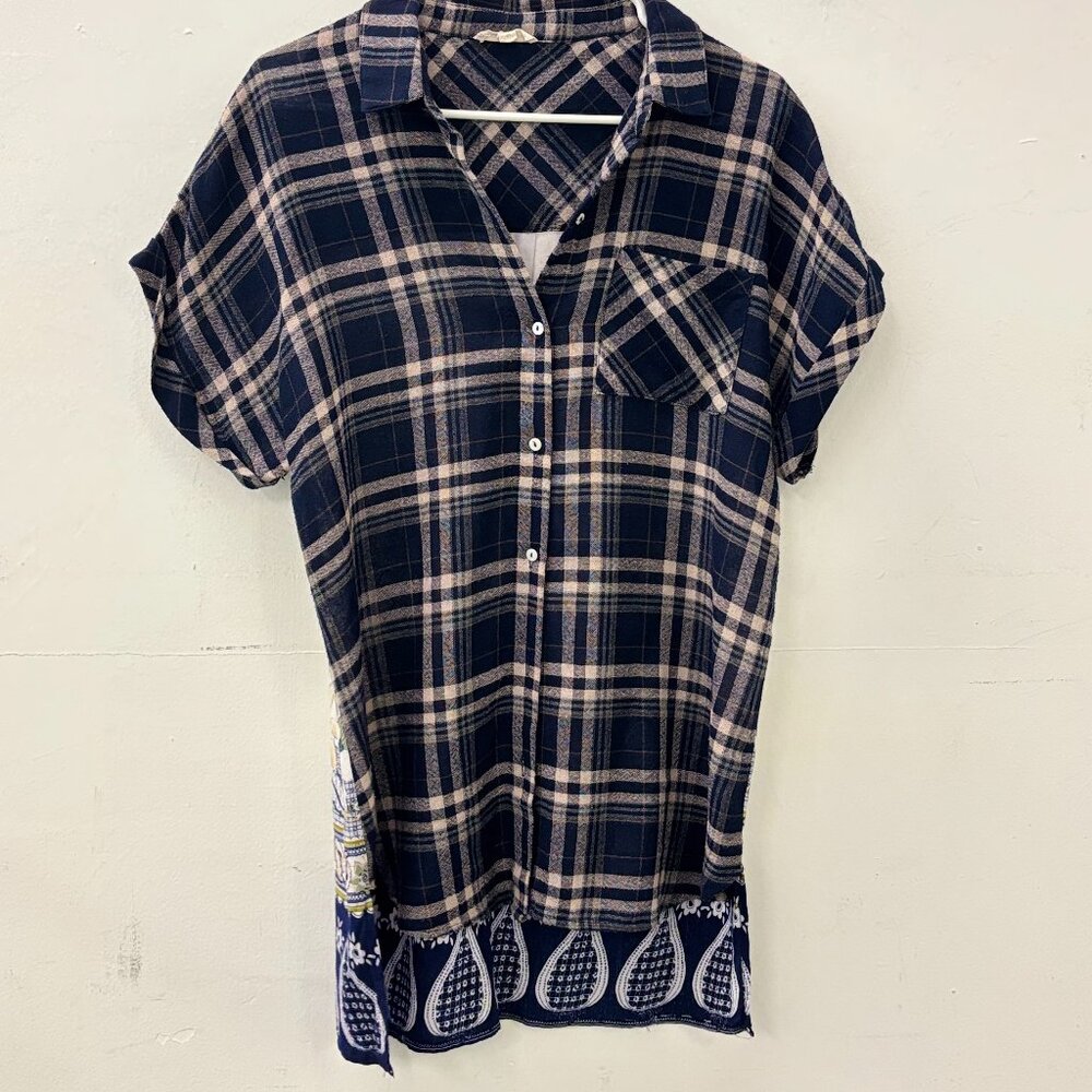 Short Sleeve Button Up Tunic Style Top With Flora… - image 1